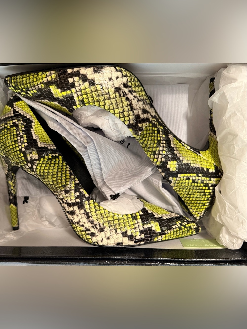 Alice + Olivia Neon Yellow-Green Snakeprint Pointed Toe Pumps